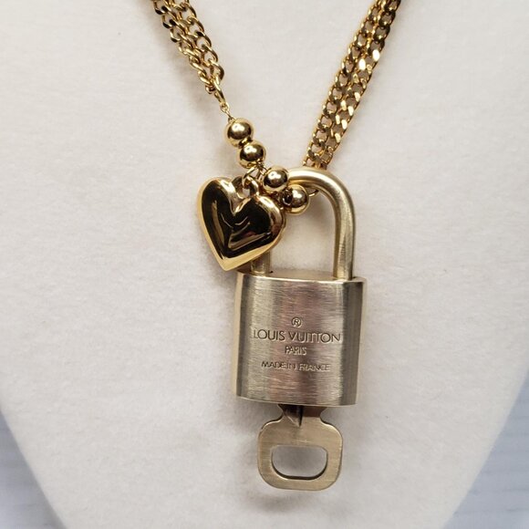 Louis Vuitton Lock & Key w/ Unbranded Heart Love Golden Stainless Steel Chain - Picture 5 of 14